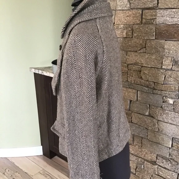 Cropped Jacket - Picture 2 of 7